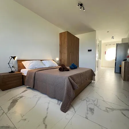 Seafront Escape Paceville Nearby 2