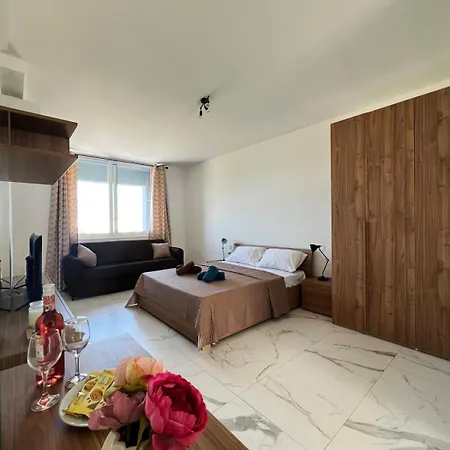 Seafront Escape Paceville Nearby 2 Apartament *