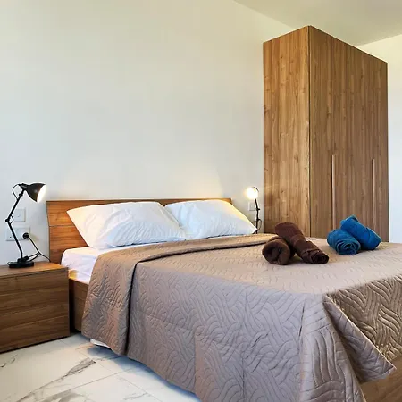 Seafront Escape Paceville Nearby 2